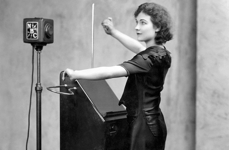 The Theremin: the misterious instrument that lets you play music in the air