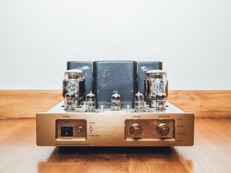 Vacuum Tube Amplifiers: A Brief History